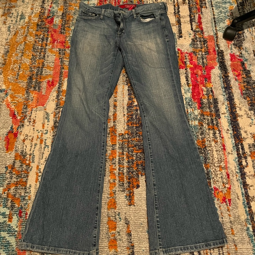 Guess j flared Jean
